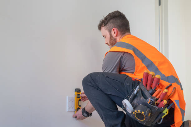 Best Commercial Electrician Services  in Mineola, NY